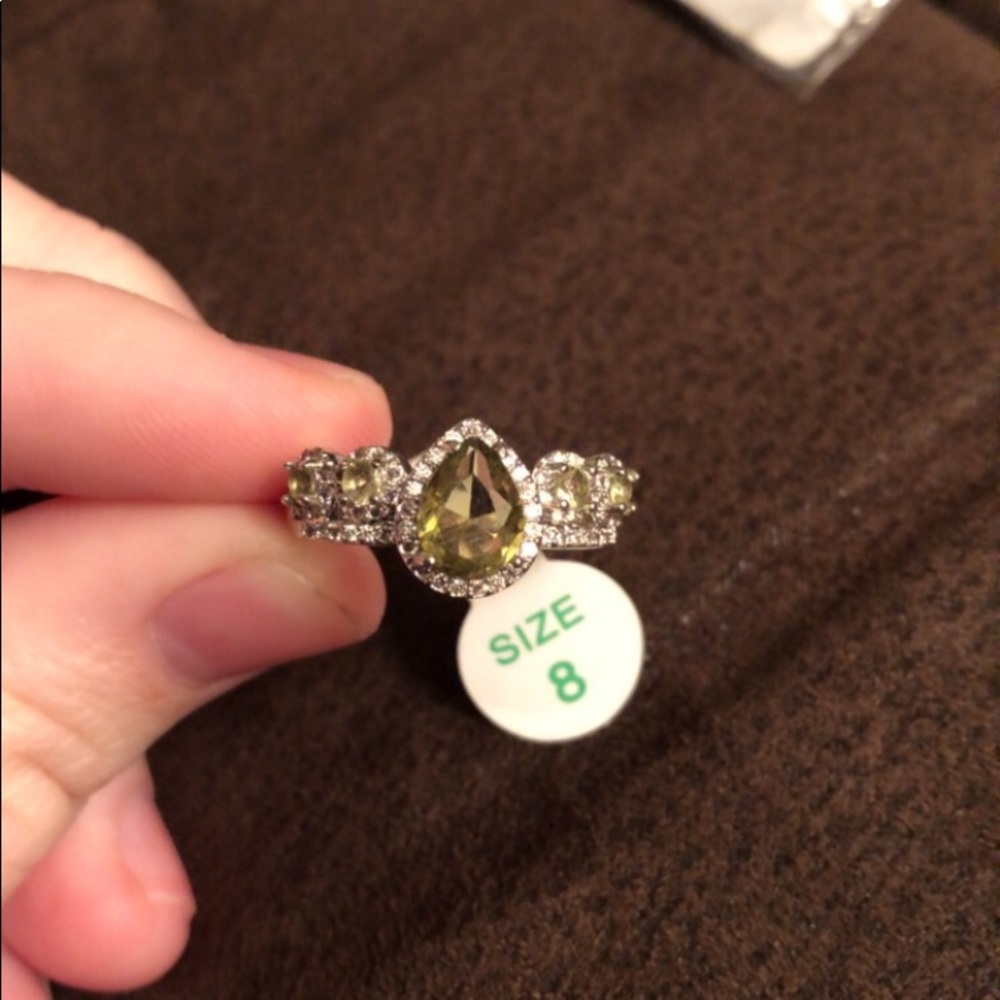 Size 8 crown ring